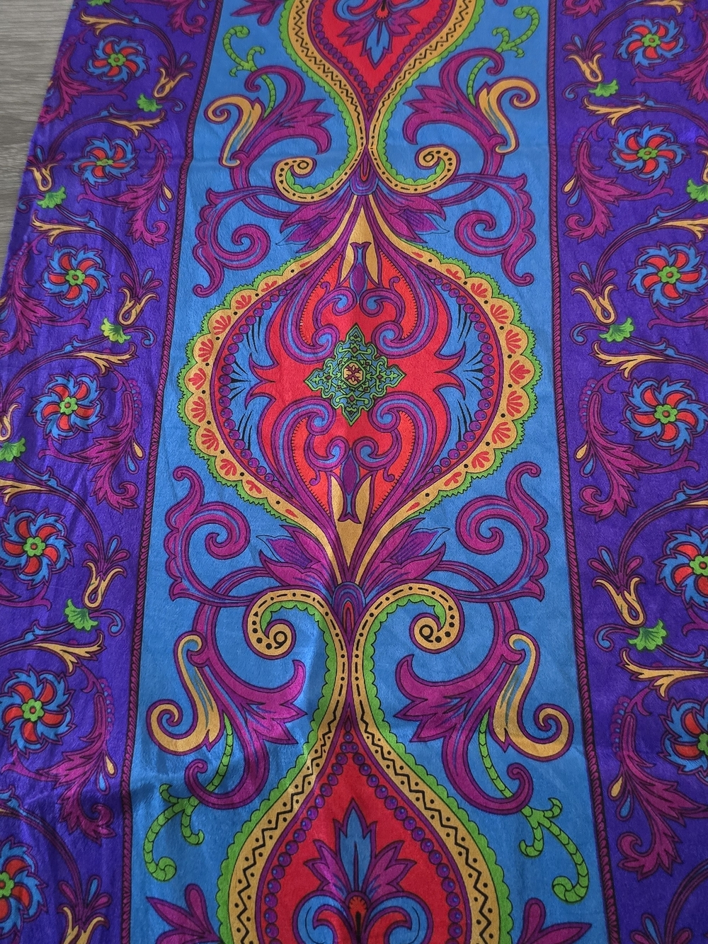Vintage Psychedelic Paisley Scarf Wrap Boho Mod Purple Pink Blue 10x52 - Picture 3 of 4